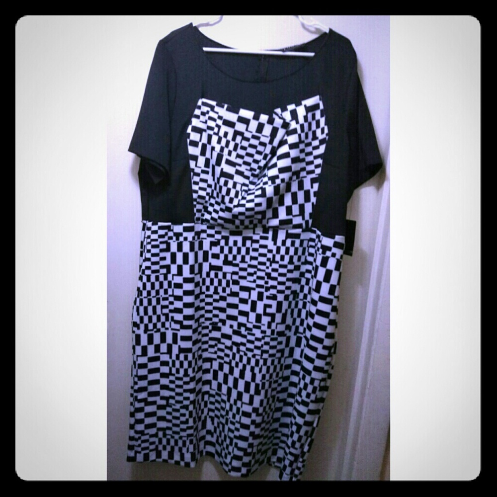 NWT Eloquii Black/White Pinafore Dress